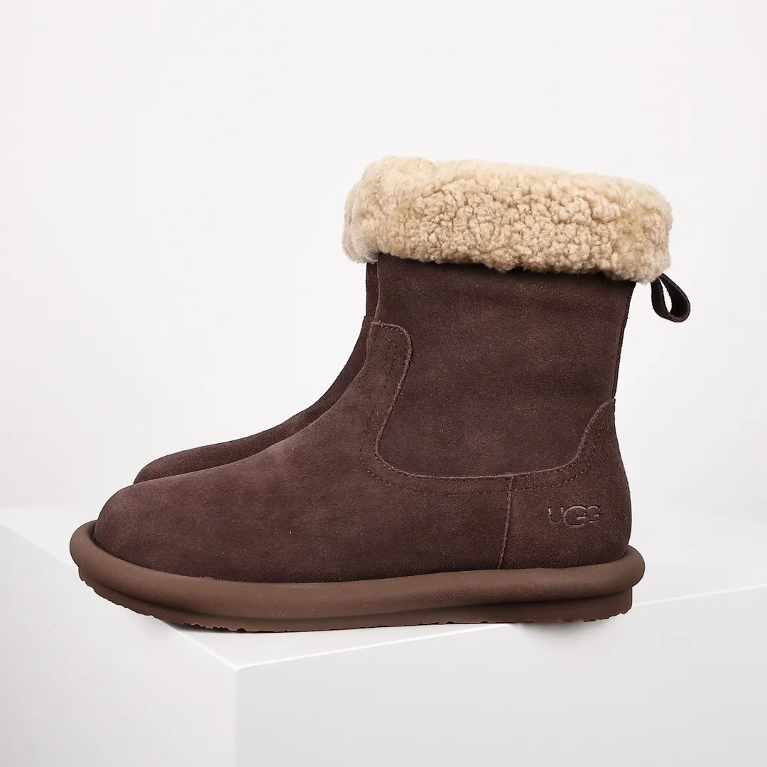 Pick up locally 💰720 The core recommendation is good price 𝐔𝐠𝐠 23 popular handmade sheep's curly boots Maillard girl's dream boots Korean and Korean style Fully handmade first-layer cow suede Teddy sheep's curly wool lining The combination has a great autumn and winter atmosphere Size: 35 36 37 38 39 40